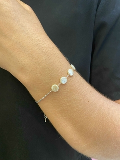 Pulseira 4 Pérolas - Banhado a Ródio Branco na internet