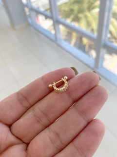 Piercing Argolinha Pequena Cravejada 2 Linhas com Haste em Aço Banhado a Ouro - Estilo Romano Semijoias 