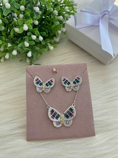 Imagem do Conjunto Borboleta Zircônias Verde Azul e Rosa - Banhado a Ródio Branco