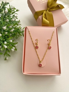 Conjunto Ponto de Luz Zircônia Rosa 6mm- Banhado a Ouro - comprar online