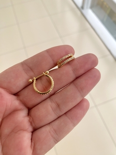 Piercing Argolinha Cravejada em 2 Linhas em Aço Banhado a Ouro