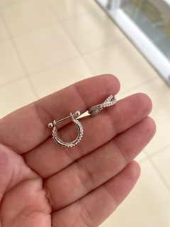 Piercing Argolinha Cravejada em X em Aço - comprar online