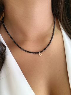 Choker Cristais Naturais Letra C - Banhado a Ouro - loja online