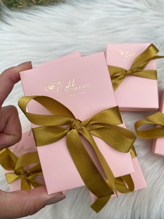 Caixinha de Presente Estilo Romano Rosa com Dourado - 10x7,5cm na internet