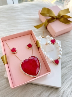 Imagem do Colar Coração Rosa com Mircozircônias - Banhado a Ouro