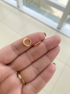 Piercing Argolinha Torção Cravejado 10mm em Aço Banhado a Ouro - comprar online