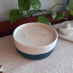velas aromáticas de cera de soja en cuencos de cerámica