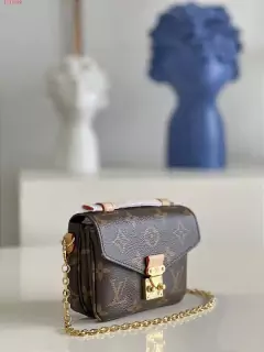 Bolsa Louis Vuitton Micro Métis "Canvas Monogram" na internet