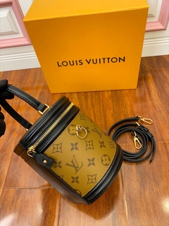 BOLSA BAÚ LOUIS V LINHA ITALIANA na internet