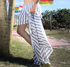 Shorts Resort Wear em Linho Listrado - EXODIA RIO BEACHWEAR
