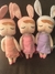 Coleção Angela Jardineira Metoo 33cm (sem contar orelhas) 3 bonecas. - comprar online