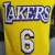 Camiseta Regata Swingman NBA Los Angeles Lakers Nike Amarela Masculina 2022 Basquete #6 James