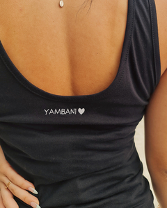 Musculosa Negra Manzana - comprar online