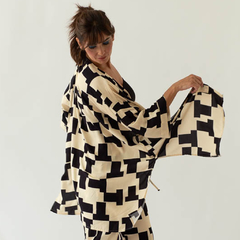 Kimono Tesão Preto na internet
