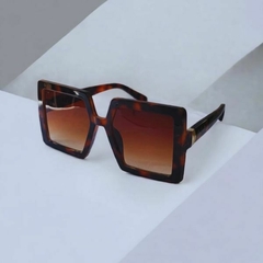 Óculos de Sol quadrado MaxI Tartaruga . SLP 2234) - comprar online