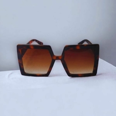 Óculos de Sol quadrado MaxI Tartaruga . SLP 2234)