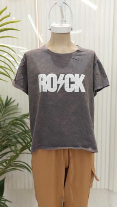 Remera Batik Rock Tachas Aplique - tienda online