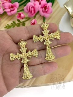 PINGENTE CRUCIFIXO METAL DOURADO - AR09 - UNIDADE