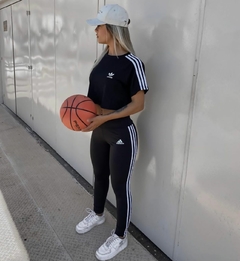 CONJUNTO ADIDAS CAMISETA RETRÔ + LEGGING - AED OUTLET