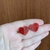 Brinco coração vermelho glitter - comprar online