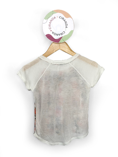 Camiseta com frente estampada floral, manga gola e parte de trás em branco Daslu Tam 4 usado em bom estado - comprar online