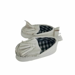 Sapatinho Branco 0-6 meses NOVO - comprar online