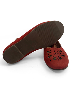 Sapato em camurça vermelha com recortes a laser Mixed Tam 31 Usado em bom estado - Ciranda
