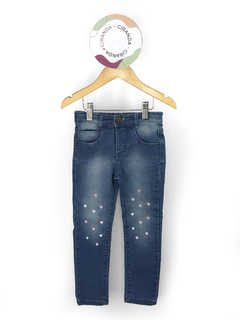 Calça jeans com elastano e corações bordados Kids Denim Girls Tam 3 Usado em bom estado