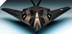Kit Academy - USAF F-117A Stealth Attack-Bomber - 1:72 - 12475 - ArtModel Modelismo