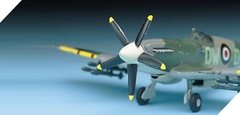 Kit Academy - Spitfire Mk.XIVc - 1:72 - 12484 na internet