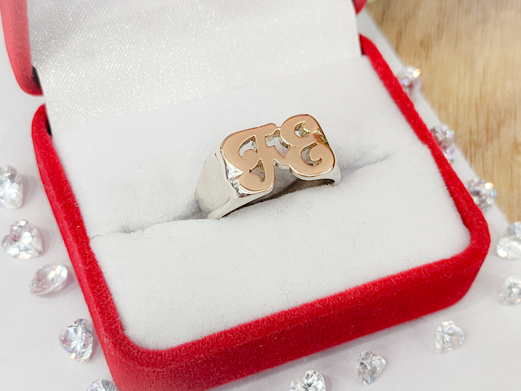 Anillos con letras caladas hotsell