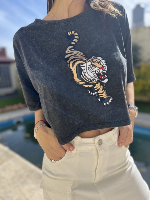 Remera tigre batik