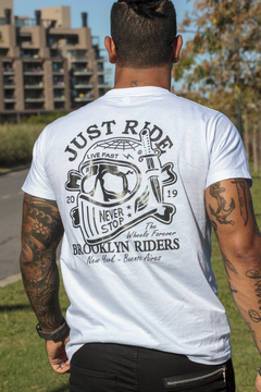 Remera Just Ride Blanca - tienda online