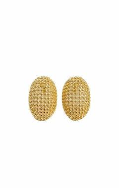 Brinco Oval Pontilhado com Banho Dourado ou Prata