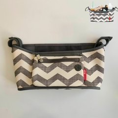 ORGANIZADOR COCHECITO SKIP HOP MEDIDAS CMS 35 X 18 GRIS Y BEIGE NUEVO