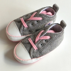 Converse grises y rosas 2025