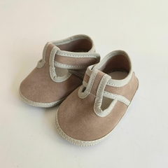 ZAPATITOS - BBTON - TALLE 4 A 6 MESES - MARRON CLARO GAMUZADO - comprar online