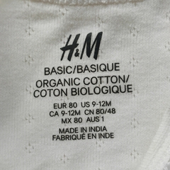 BODY MC - H&M - TALLE 9 A 12 MESES - TEJIDO BLANCO en internet