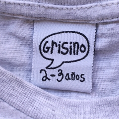 REMERA ML - GRISINO - TALLE 2 A 3 AÑOS - GRIS MOTIVO DINO en internet