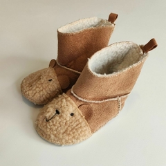 BOTITAS - GAP - TALLE 6 A 12 MESES - PANTUBOTAS CAMEL MOTIVO OSITO en internet