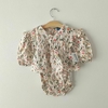 CAMISOLA - OLD NAVY - TALLE 3 A 6 MESES - BEIGE CON FLORES CON BOMBACHUDO