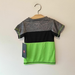 CONJUNTO - STX - TALLE 12 MESES - SET X3 PIEZAS (REMERA, MUSCULOSA Y SHORT GRIS NEGRO Y VERDE) - PilchaGo