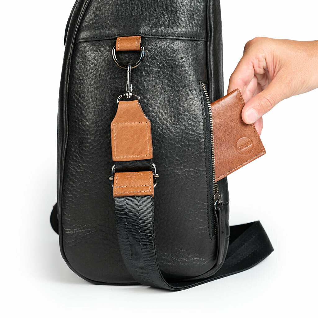 Bolso Matero de Cuero VICENTE NEGRO BOLSILLO TOSTADO
