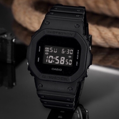 Relógio Casio G-shock Preto DW-5600BB-1DR - 5185235 - comprar online