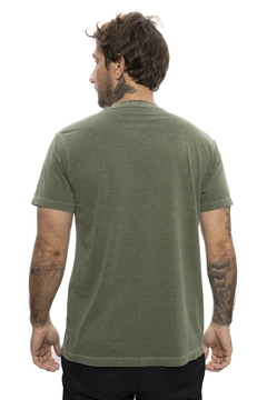 CAMISETA STONE VON DUTCH LOGO SIGNATURE VERDE MILITAR - comprar online