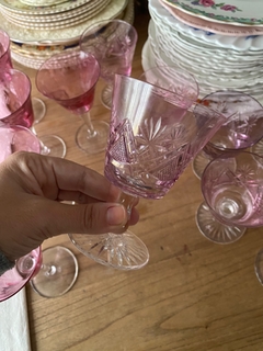 Juego de 7 copas de cristal tallado rosadas - comprar online
