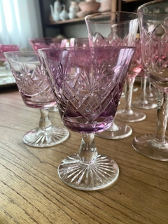 Juego de 7 copas de cristal tallado rosadas - HappyTea! - Vajilla vintage