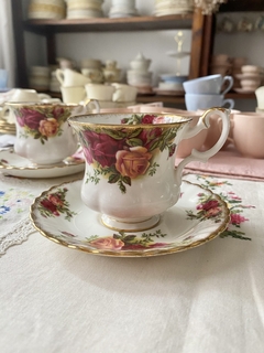 Royal Albert Old Country Roses pocillo de cafe con plato