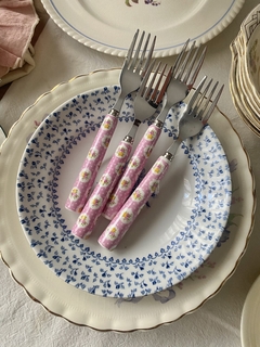 Set x 4 tenedores 16cm de acero mango rosa