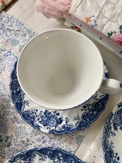 Imagen de Taza de té con plato Johnson Bros English Country Life